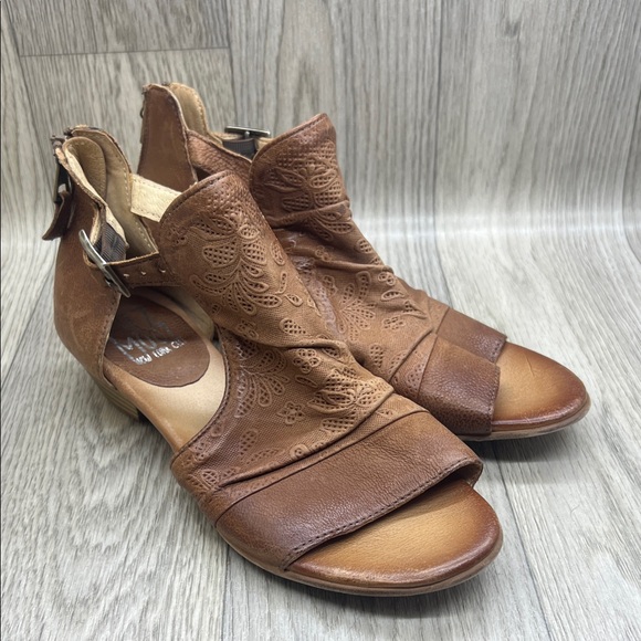 Miz Mooz Tan Leather Sandals - Picture 1 of 13